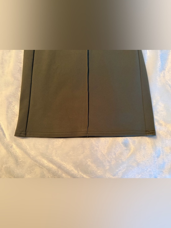 Barr III Wide-Leg High-Waist Pants in Olive Green - Picture 9 of 11